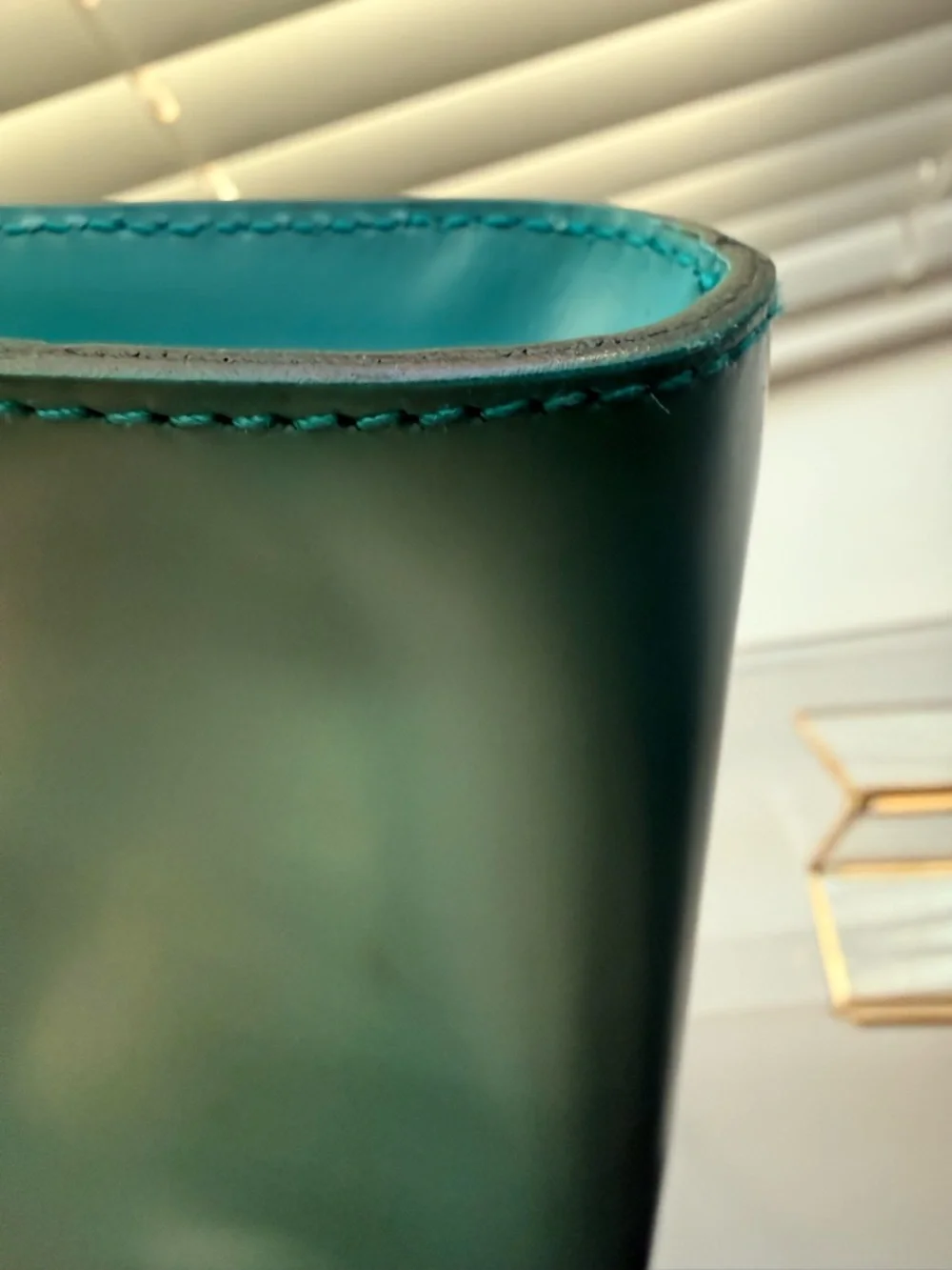 ⭐️RARE Salvatore Ferragamo Aqua Patent Gancini Pochette AU-21-2306